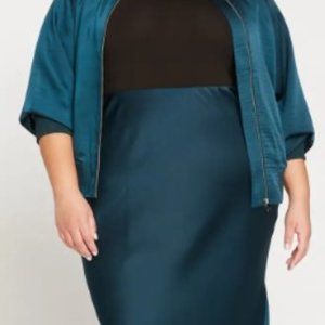 NWT UNIVERSAL STANDARD BIAS SATIN SKIRT SIZE L OR 20/22